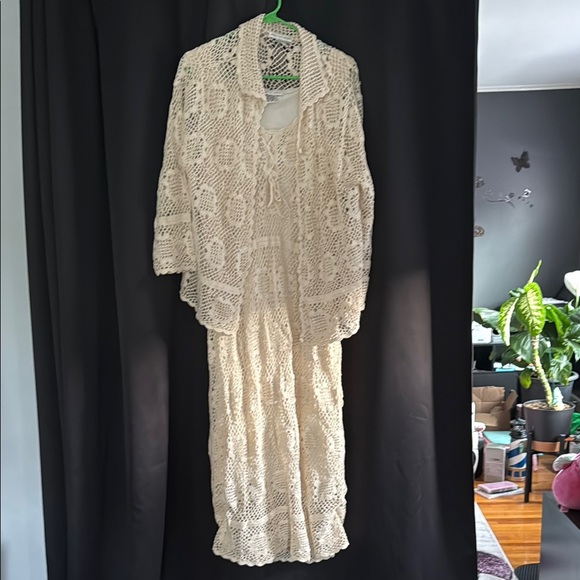 Newport News Dresses & Skirts - Newport News Crochet Cream Dress and Jacket Set